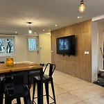 La Maison Penchee Ferienhaus *