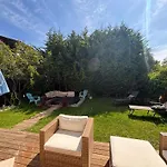 La Maison Penchee Ferienhaus