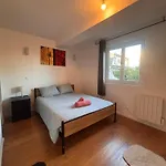 Ferienhaus La Maison Penchee Rosny-sous-Bois