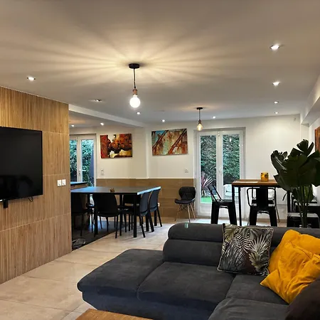 La Maison Penchee Rosny-sous-Bois